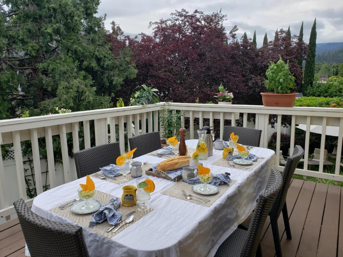 Bayberry Inn B&B And Oregon Wellness Retreat Ashland Bagian luar foto