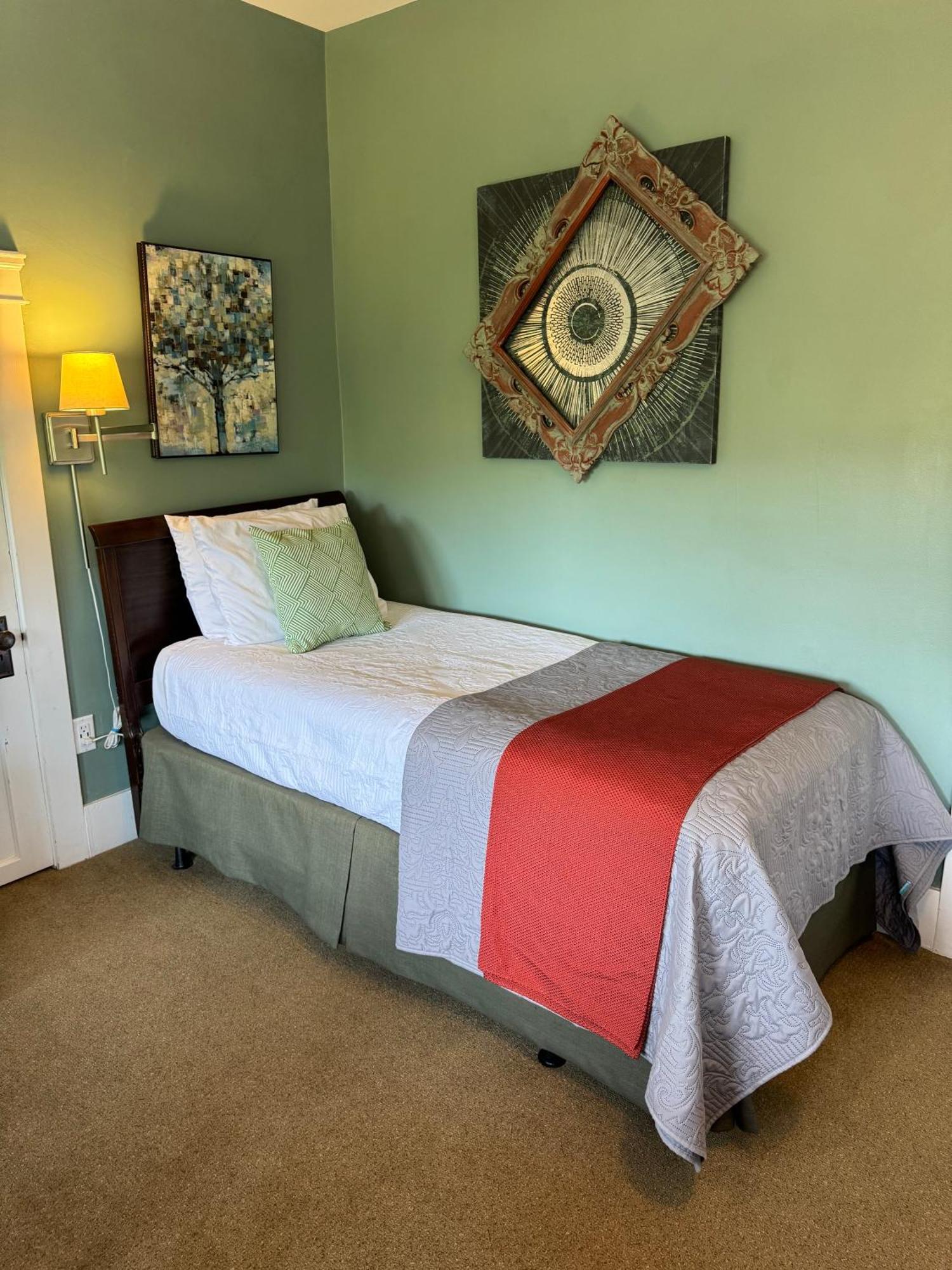Bayberry Inn B&B And Oregon Wellness Retreat Ashland Bagian luar foto