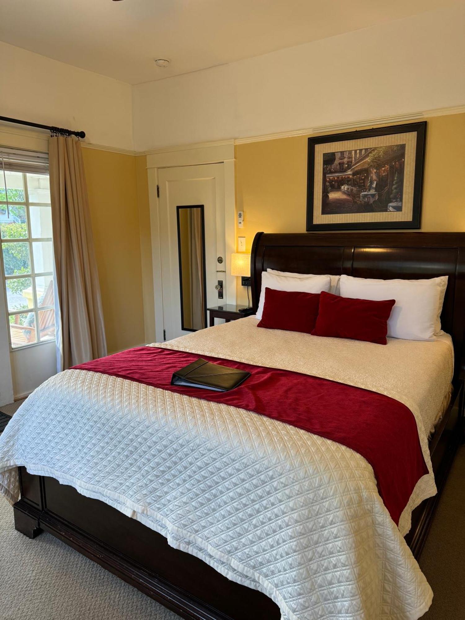 Bayberry Inn B&B And Oregon Wellness Retreat Ashland Bagian luar foto